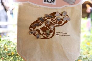 ミャクミャクともずやん服部緑地公園の日本民家集落博物館に現れ大盛況！大阪・関西万博万博の茅贈呈セレモニー37