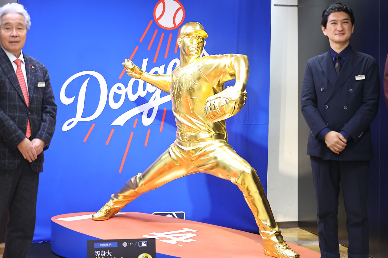 大谷翔平選手 5500万円の等身大「黄金のピッチャー 大谷翔平」像お披露目!杉谷拳士氏レポート4