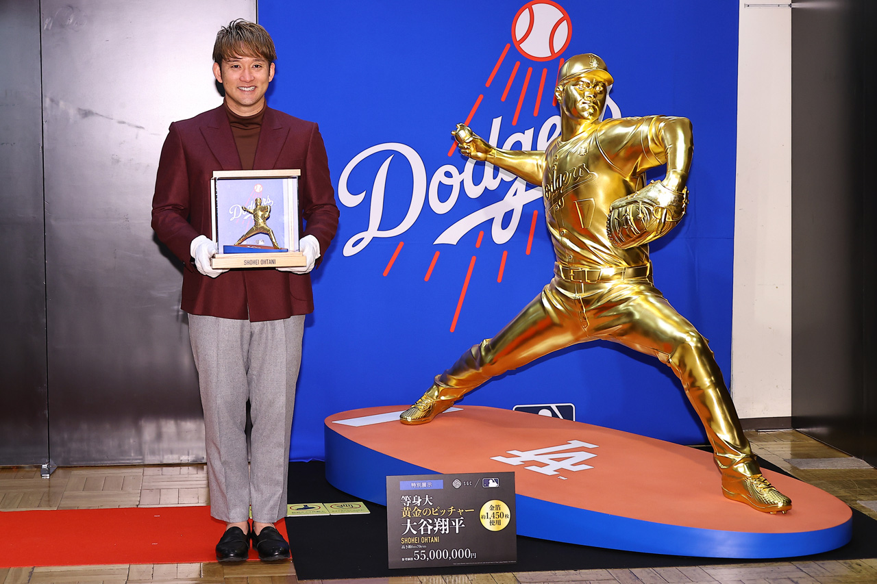 大谷翔平選手 5500万円の等身大「黄金のピッチャー 大谷翔平」像お披露目!杉谷拳士氏レポート8