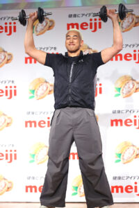 関口メンディー、みちょぱ筋トレ前のチョコレート食べた効果とケアの重要性学ぶ9