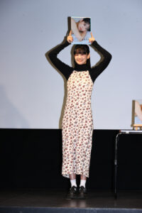 大西亜玖璃コンプレックス告白でチャームポイントに変化!写真集『LONG VACATION』会見らしさ溢れる声10