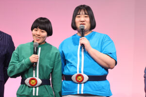 「M-1グランプリ2025」会見後の質疑応答がカオス！ “マイク破壊”、“記者襲撃”、表情で返答13