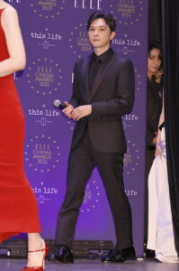 吉沢亮『ELLE CINEMA AWARDS 2025』でエル メン賞受賞！北川景子に感謝やうろうろな瞬間も33
