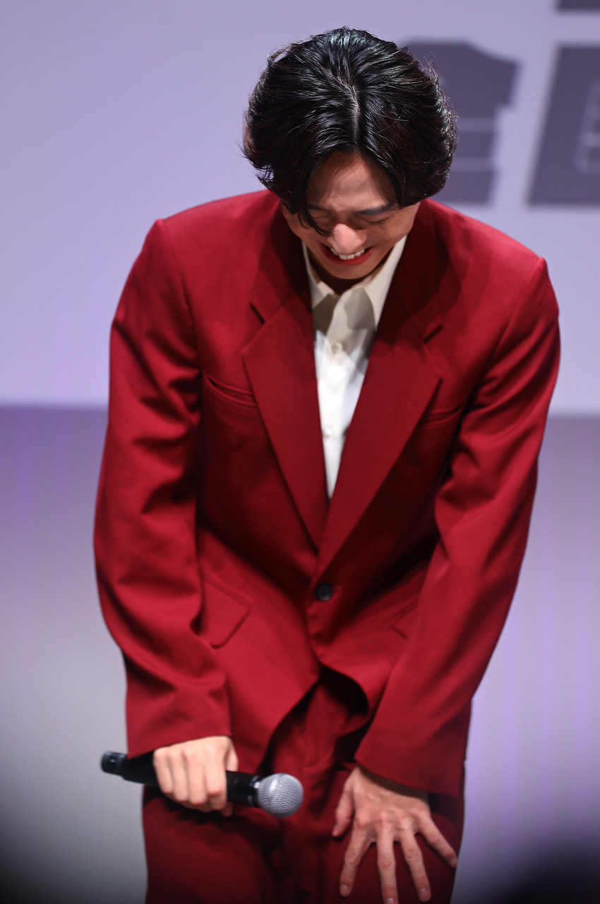 寺西拓人「バズるやつください」にまるでリスのように頬ぷくー?「全部を受けとってもダメ」1