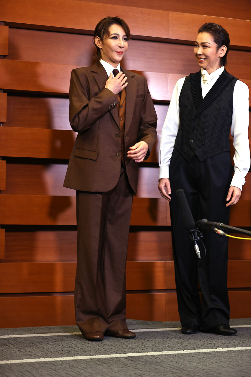 湖月わたる、柚希礼音2人だけの『マイ フレンド ジキル』でお互いの見どころアピール5