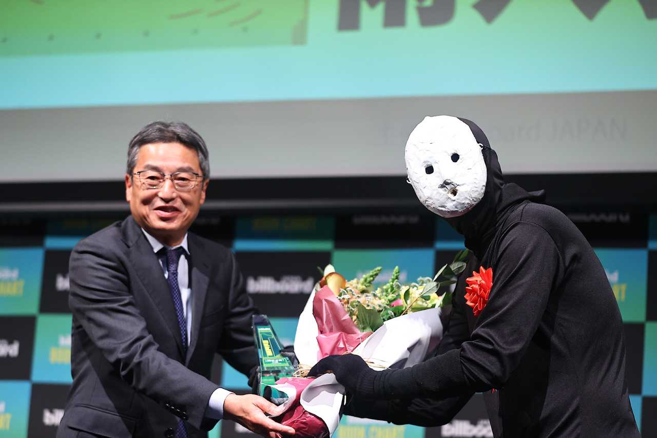雨穴氏キレッキレダンスに15分以上滔々スピーチ!『Billboard JAPAN Book Charts』授賞式2