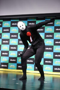 雨穴氏キレッキレダンスに15分以上滔々スピーチ!『Billboard JAPAN Book Charts』授賞式7