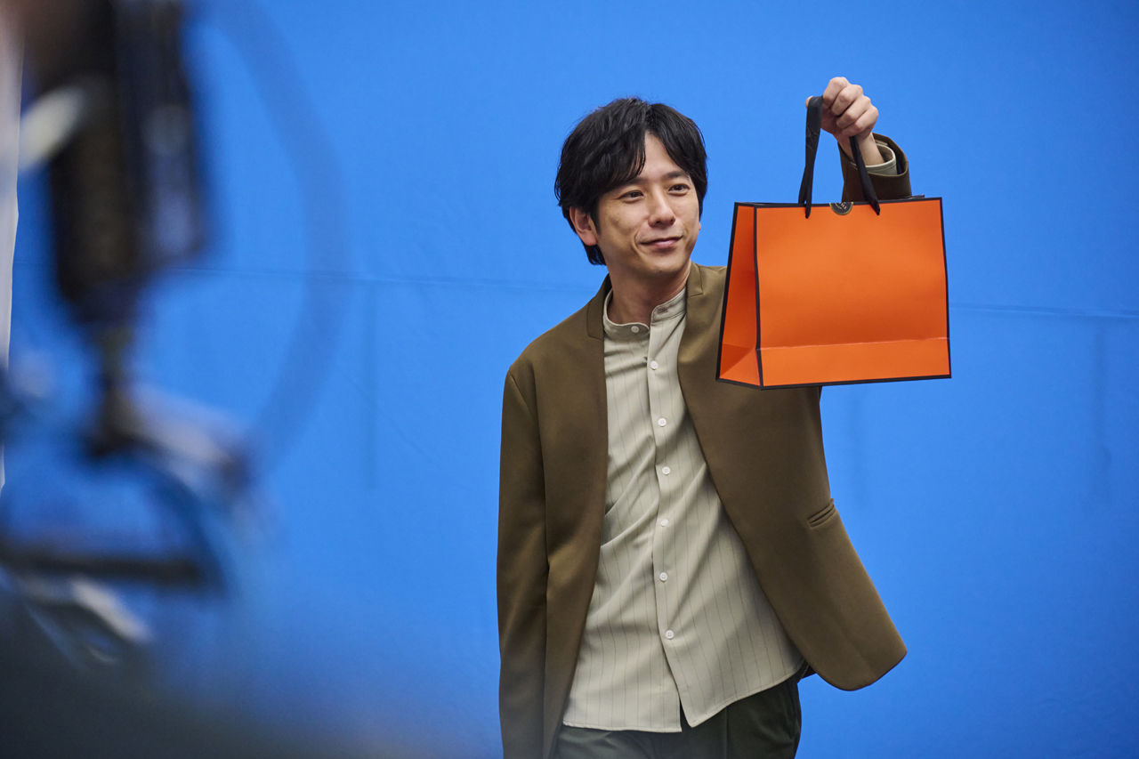 二宮和也 川口春奈と共演5年目にして初別々JCBCM!誰かへの買い物への思い語る1