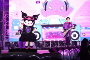 USJ 2026年突入瞬間4000発花火で真昼のような明るさ！クロミ＆マイメロディ艶やか和装パフォーマンス1