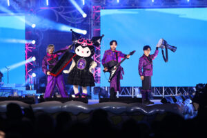 USJ 2026年突入瞬間4000発花火で真昼のような明るさ！クロミ＆マイメロディ艶やか和装パフォーマンス2