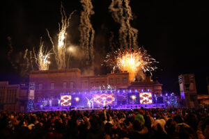 USJ 2026年突入瞬間4000発花火で真昼のような明るさ！クロミ＆マイメロディ艶やか和装パフォーマンス11