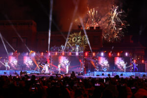 USJ 2026年突入瞬間4000発花火で真昼のような明るさ！クロミ＆マイメロディ艶やか和装パフォーマンス13