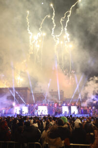 USJ 2026年突入瞬間4000発花火で真昼のような明るさ！クロミ＆マイメロディ艶やか和装パフォーマンス16