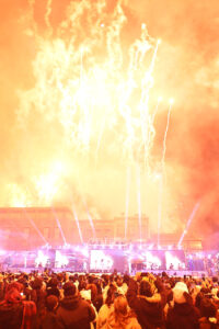 USJ 2026年突入瞬間4000発花火で真昼のような明るさ！クロミ＆マイメロディ艶やか和装パフォーマンス17