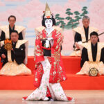 中村壱太郎 数々の衣装替えと舞い踊り続ける『京鹿子娘道成寺』 『壽 初春歌舞伎特別公演』夜の部華やか彩る