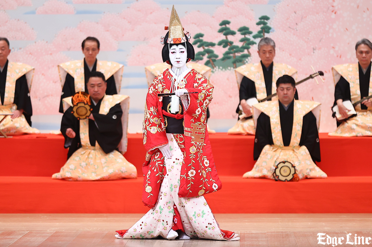 中村壱太郎 数々の衣装替えと舞い踊り続ける『京鹿子娘道成寺』 『壽 初春歌舞伎特別公演』夜の部華やか彩る1