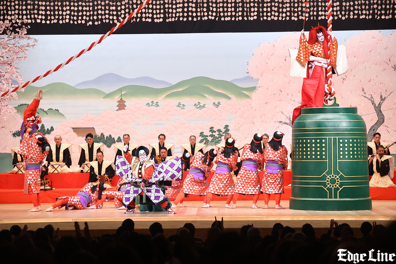 中村壱太郎 数々の衣装替えと舞い踊り続ける『京鹿子娘道成寺』 『壽 初春歌舞伎特別公演』夜の部華やか彩る15