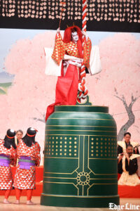 中村壱太郎 数々の衣装替えと舞い踊り続ける『京鹿子娘道成寺』 『壽 初春歌舞伎特別公演』夜の部華やか彩る16