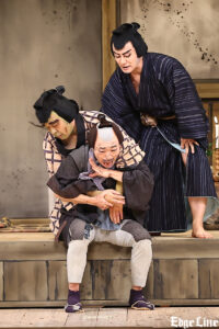 粗暴な“熊五郎”片岡愛之助とおどおどした“久六”市川中車のコミカル掛け合い「らくだ」笑いで満ちる1