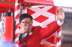 翼和希、オール阪神・巨人、円井わん、福娘ら大阪・ミナミで『宝恵駕行列』 新春賑やかに彩る23