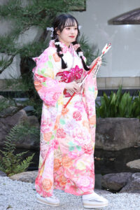 NMB48・板垣心和、中川朋香、西由真、福野杏実、福原琴美 成人式で艶やか振袖16