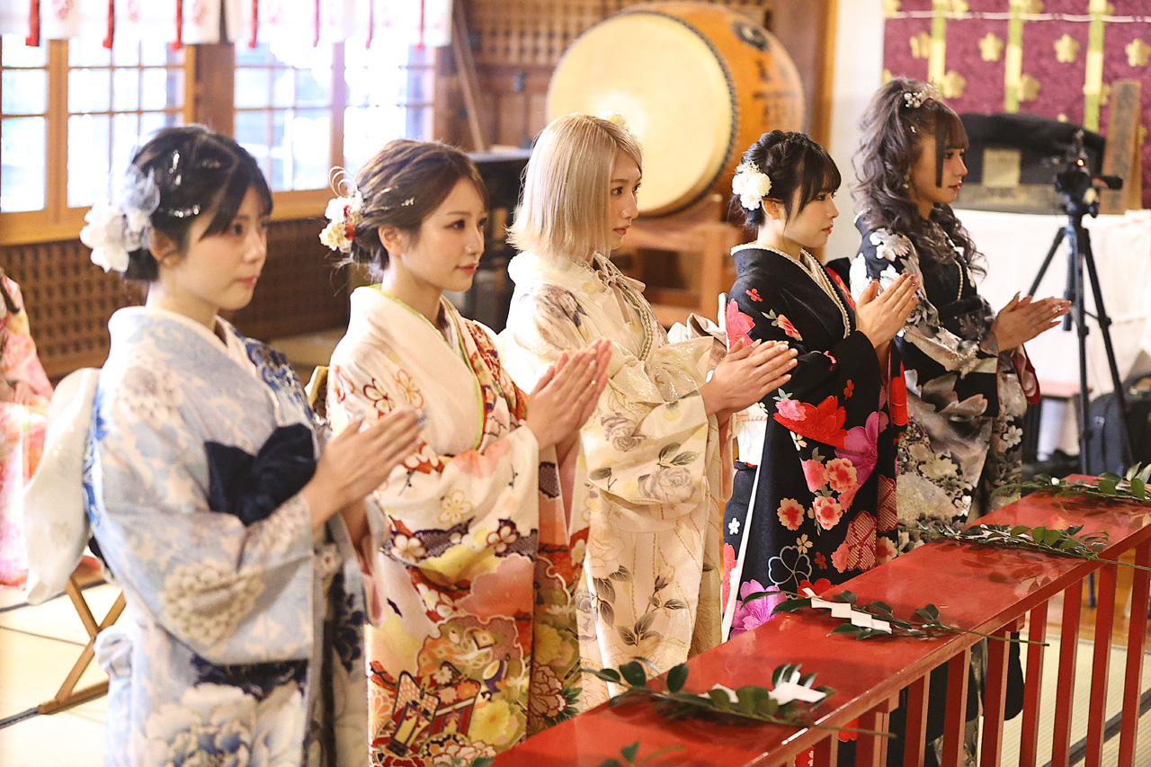 NMB48・池田典愛、板垣心和、坂下真心、坂田心咲ら10人大阪天満宮で成人式2