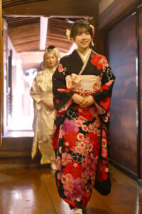 NMB48・芳賀礼 普段との“ギャップ”成人式艶やか振袖！感謝したい人とは？1