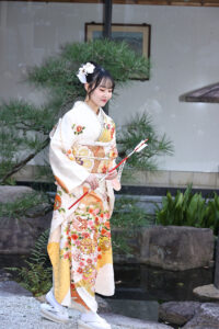 NMB48・板垣心和、中川朋香、西由真、福野杏実、福原琴美 成人式で艶やか振袖2