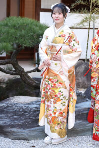 NMB48・板垣心和、中川朋香、西由真、福野杏実、福原琴美 成人式で艶やか振袖6