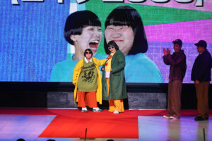 ダブルヒガシ、タイムキーパー、ナイチンゲールダンス、ヨネダ2000「上方漫才協会大賞」で“ファッションショー”7