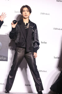 IMP.「HARIAS薬用クッションファンデーション」CMキャラ続投！佐藤新にメンバー総ツッコミ21