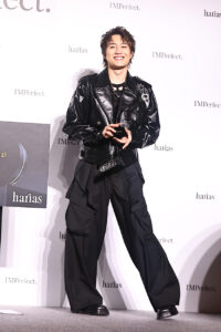 IMP.「HARIAS薬用クッションファンデーション」CMキャラ続投！佐藤新にメンバー総ツッコミ24