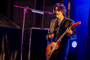 ［Alexandros］歌舞伎町約4000人前にサプライズ生演奏！ 「機動戦士ガンダム 閃光のハサウェイ」イベ3