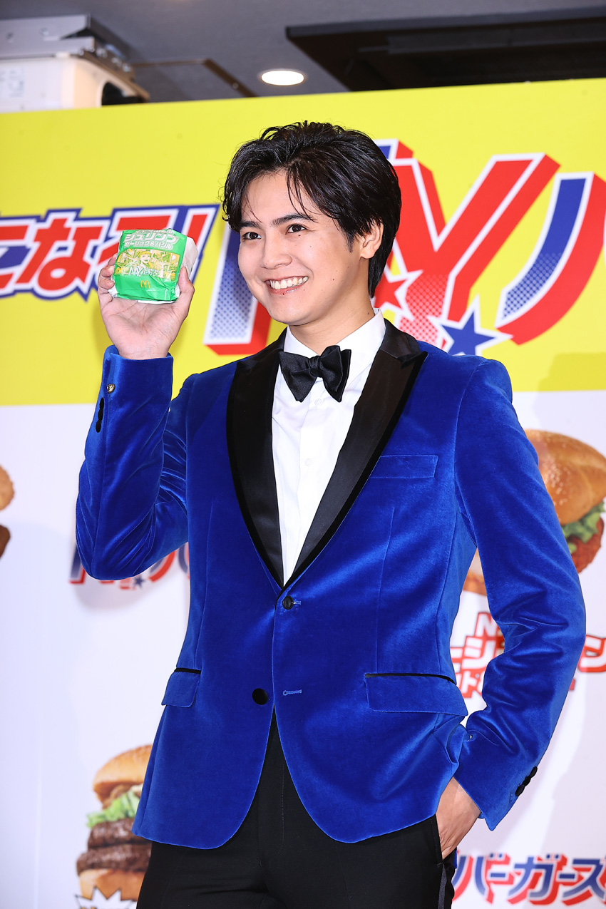 数原龍友、片寄涼太、みちょぱドレスアップしてN・Y・B人文字!“かっずデリバリー”も6