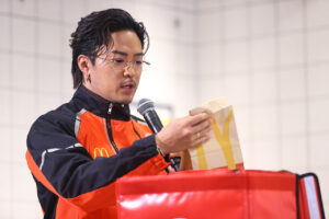 数原龍友、片寄涼太、みちょぱドレスアップしてN・Y・B人文字!“かっずデリバリー”も9