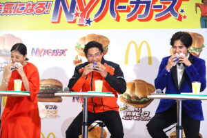 数原龍友、片寄涼太、みちょぱドレスアップしてN・Y・B人文字!“かっずデリバリー”も11