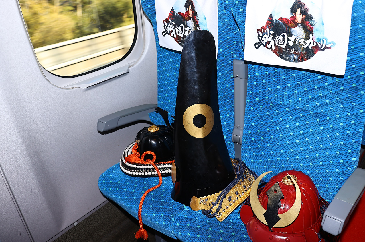 滋賀県観光に新幹線1両貸切の『戦国浪漫号』品川-米原間運行!戦国武将、グルメ、中井均氏のクイズで盛況7