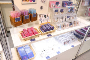 「リカちゃんのON/OFF展」開催!「現実を生きるリカちゃん」コラボで細部作り込みジオラマ30セットも3