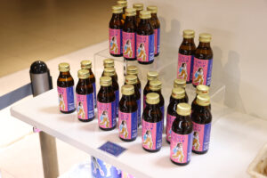 「リカちゃんのON/OFF展」開催!「現実を生きるリカちゃん」コラボで細部作り込みジオラマ30セットも18