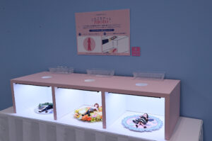 「リカちゃんのON/OFF展」開催!「現実を生きるリカちゃん」コラボで細部作り込みジオラマ30セットも21