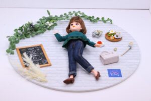 「リカちゃんのON/OFF展」開催!「現実を生きるリカちゃん」コラボで細部作り込みジオラマ30セットも23