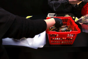 「ブラックサンダー ドリームワクワクランド」無料で40個プレゼントされた猛者も！“4倍”な理由？16