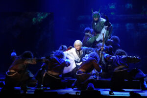 「ミュージカル『刀剣乱舞』 髭切 単騎出陣 ～夢幻泡影～」ゲネプロ！髭切役三浦宏規生演奏のなか変幻自在6