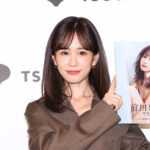 「日本中のメディアが集まっております」「いい脱ぎっぷり」前田敦子『Beste』作ったユニーク編集者たち