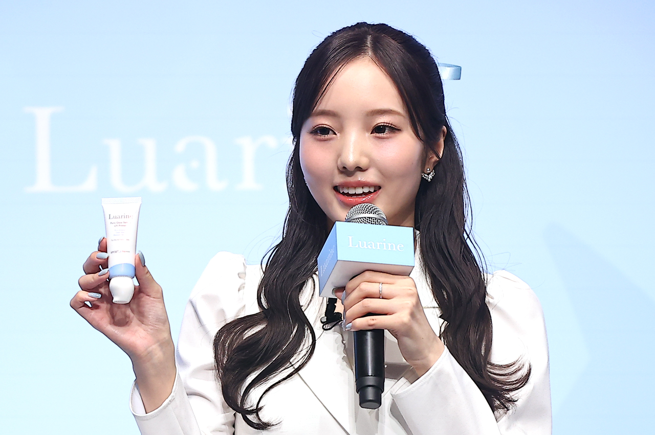 本田真凜 自らプレゼン「相当覚悟」な初コスメ『Luarine』プロデュース!妹・望結&紗来も“協力”2