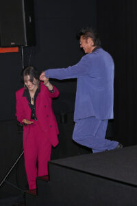 中本悠太“アニキ”小沢仁志と手繋ぎ降壇！「なんで俺を見るんだ！」に“弟”キャラ全開11