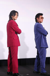 中本悠太“アニキ”小沢仁志と手繋ぎ降壇！「なんで俺を見るんだ！」に“弟”キャラ全開15