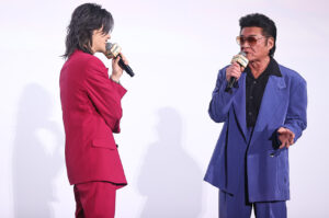 中本悠太“アニキ”小沢仁志と手繋ぎ降壇！「なんで俺を見るんだ！」に“弟”キャラ全開3