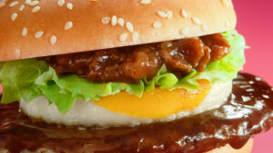 吉沢亮マクドナルド“てりたまファミリー”CM初登場！予想外のハプニングなど撮影レポ12