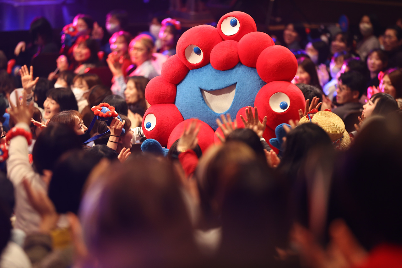 『ミャクミャク感謝祭 2026 in TOKYO』アバンギャルディや黒ミャクミャクキレッキレダンスに600人熱狂3